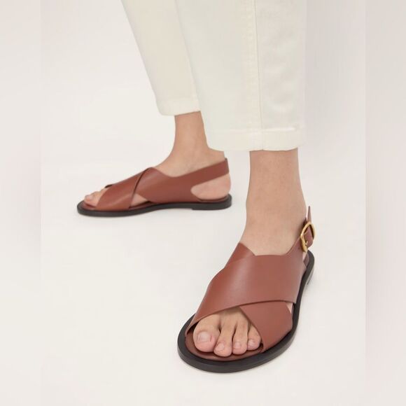 EVERLANE The City Crossover Sandal in Rum - Picture 4 of 10